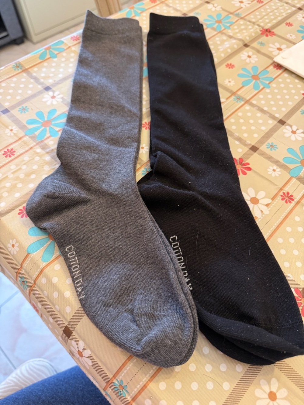 NWOT Women’s knee high Socks - Black & Gray